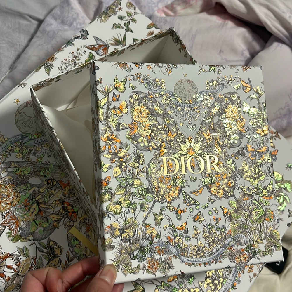 LIMITED Dior package BOX